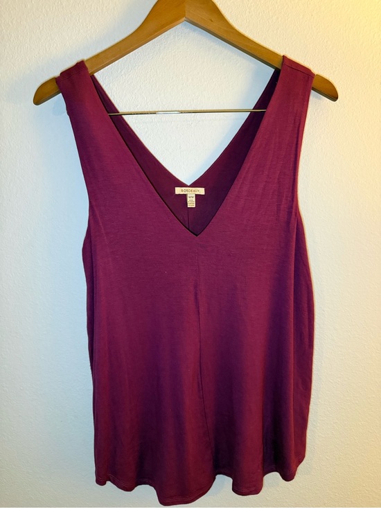 Bordeaux Tops - Bordeaux V-Neck Sleeveless Tank Top - Plum